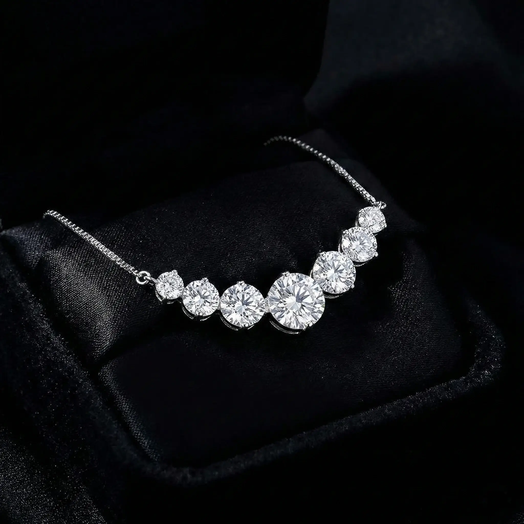 שרשרת Royal Radiance - בתוך הקופסא