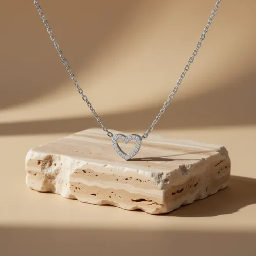 שרשרת עם תליון PAVOI — עיצוב עדין